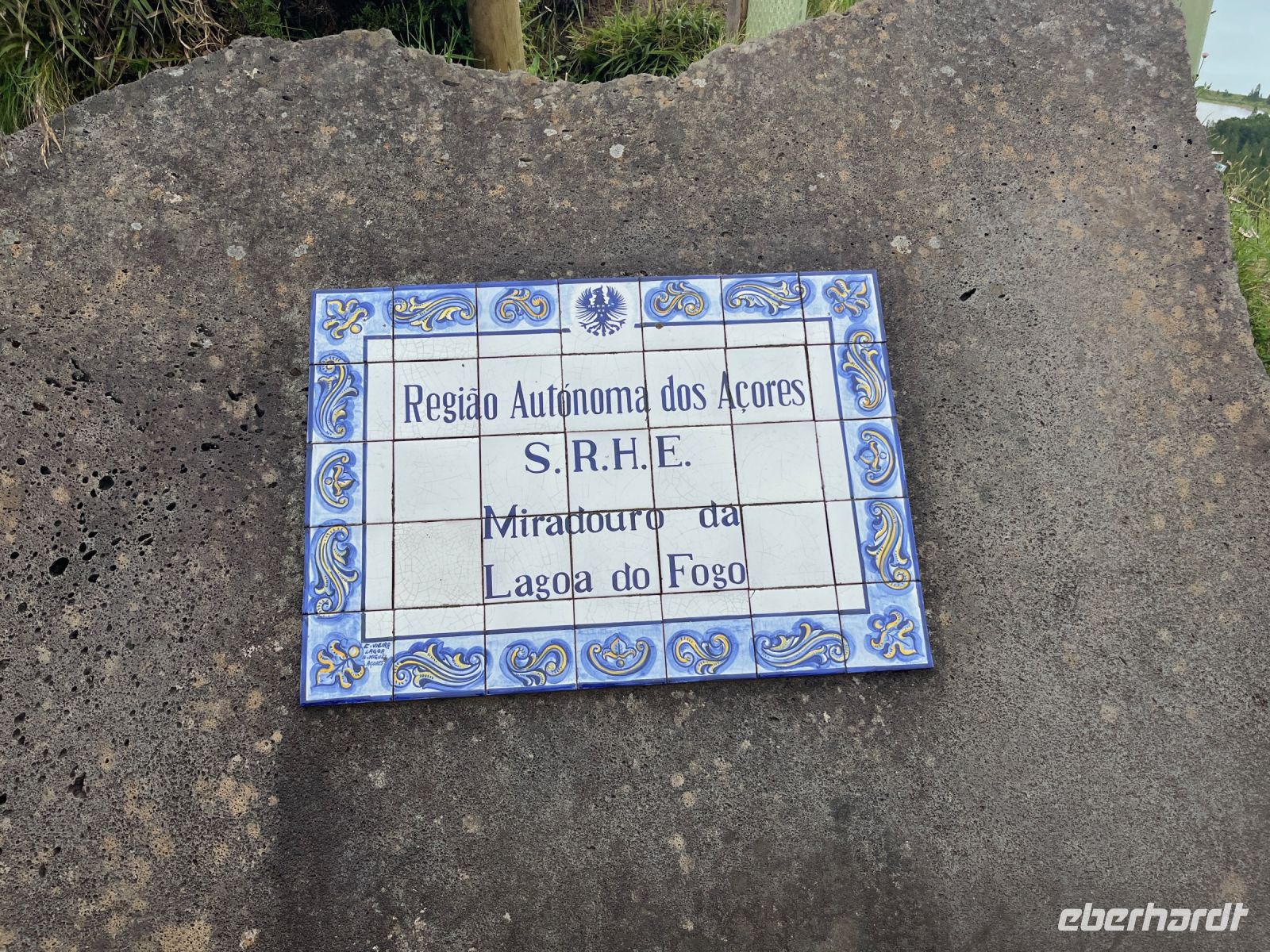 Schild Lagoa do Fogo am zweiten Aussichtspunkt, São Miguel, Azoren, Portugal