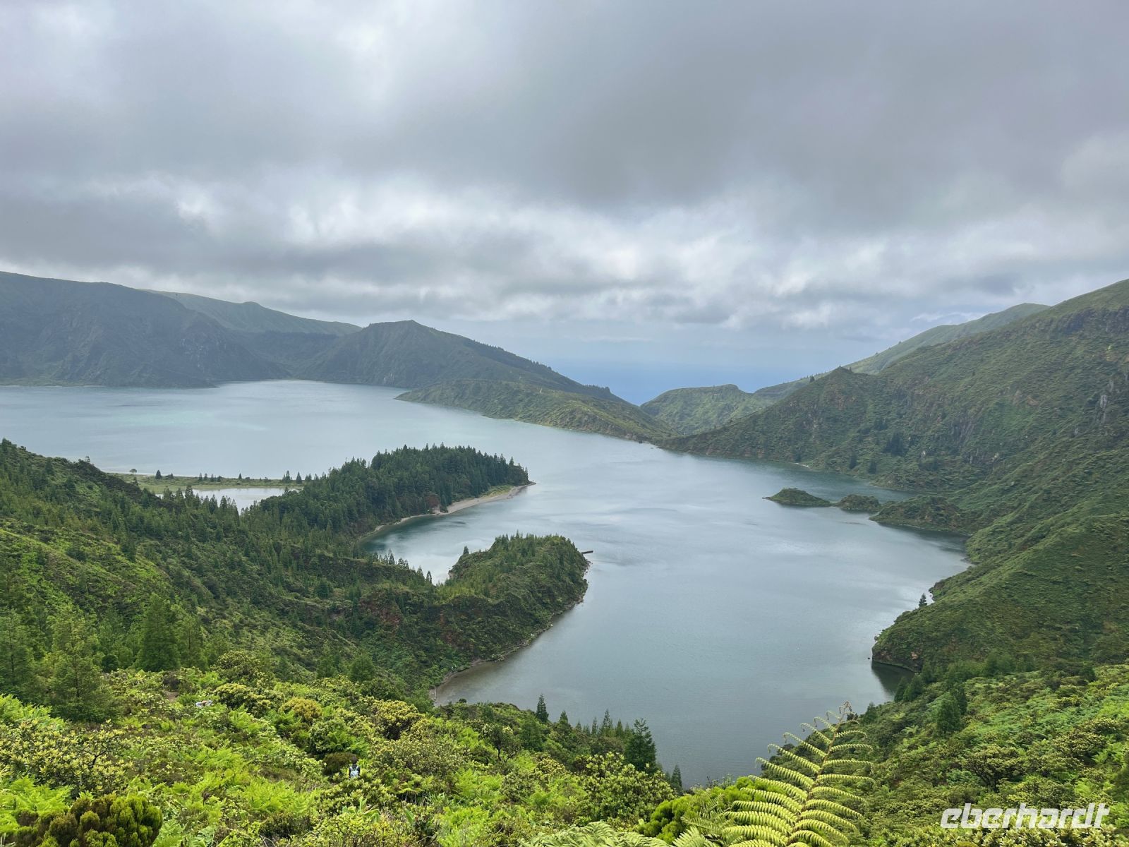 Blick auf Lagoa do Fogo vom zweiten Aussichtspunkt, São Miguel, Azoren, Portugal