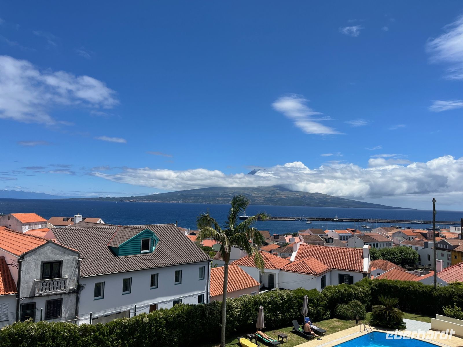 Blick aus dem Hotel auf den Berg Pico, Horta, Faial, Azoren, Portugal