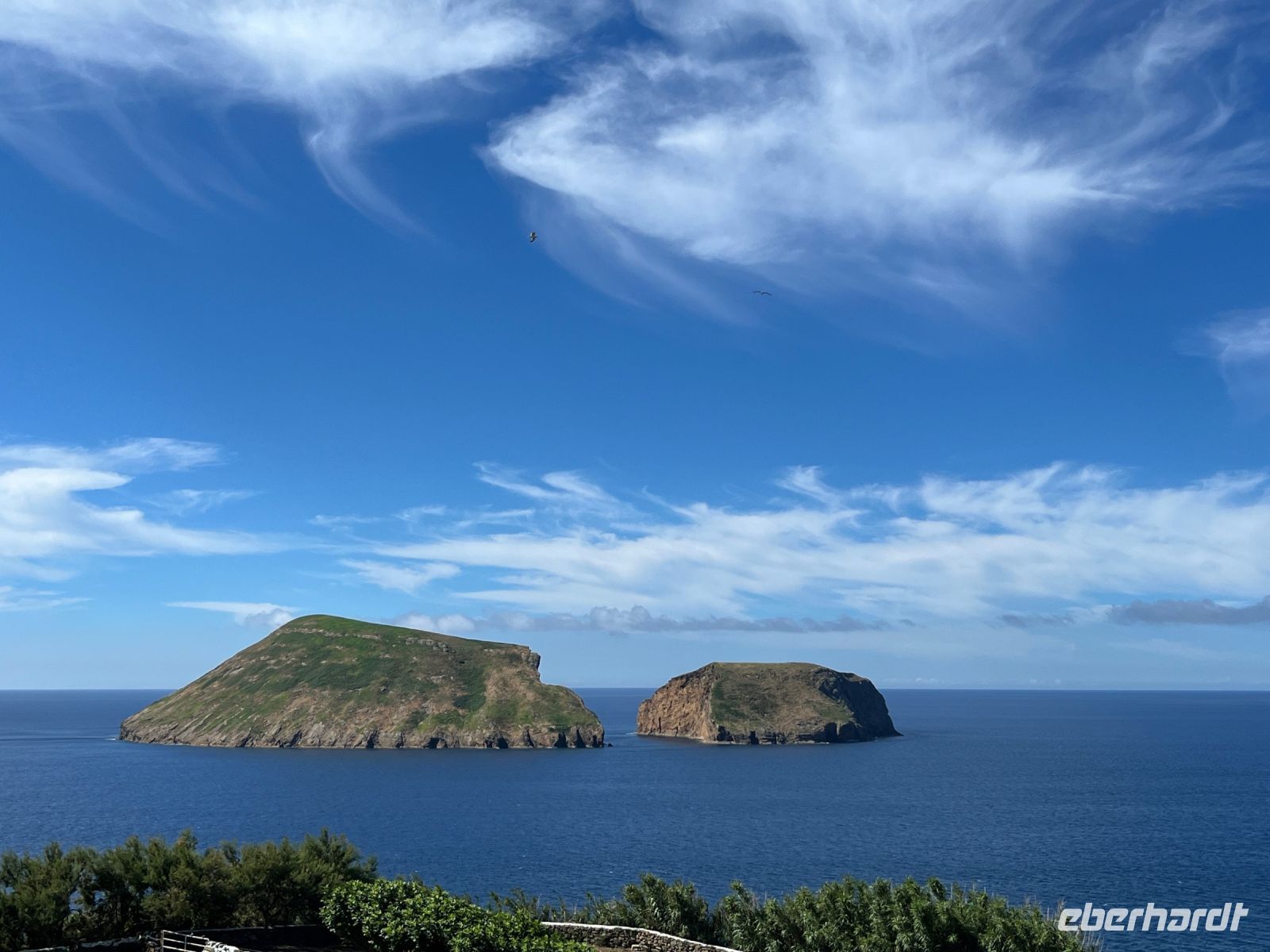 Blick auf die Inseln Ilhéus das Cabras, Teceira, Azoren, Portugal