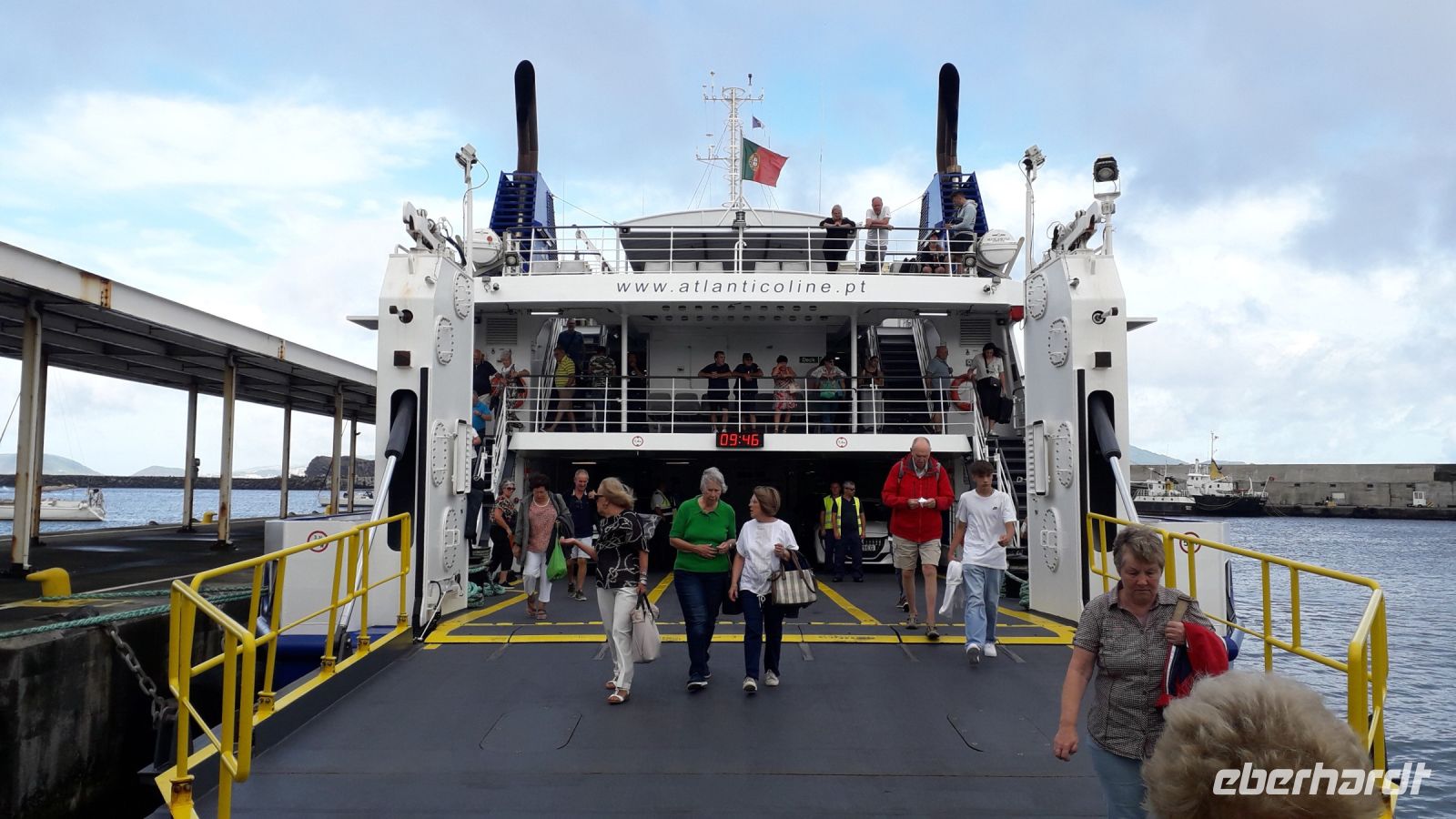 Diese Fähre bringt uns nach Pico