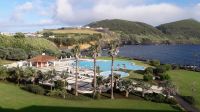 Der Blick auf den Pool im Hotel Terceira Mar