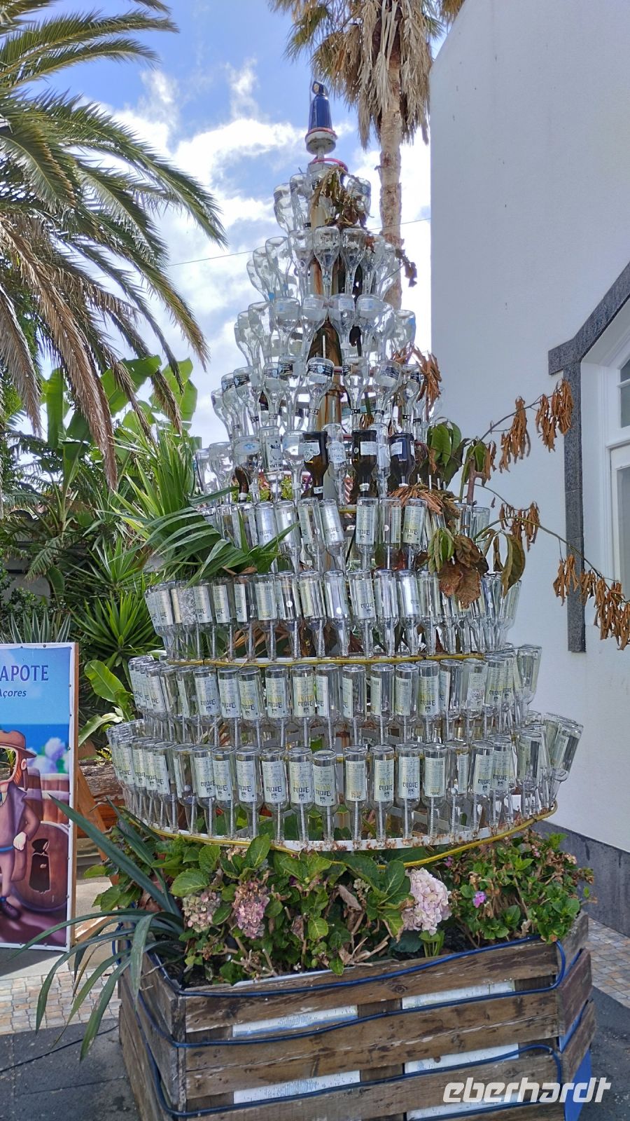 Der Eingang zur Likörfabrik Mulher de Capote