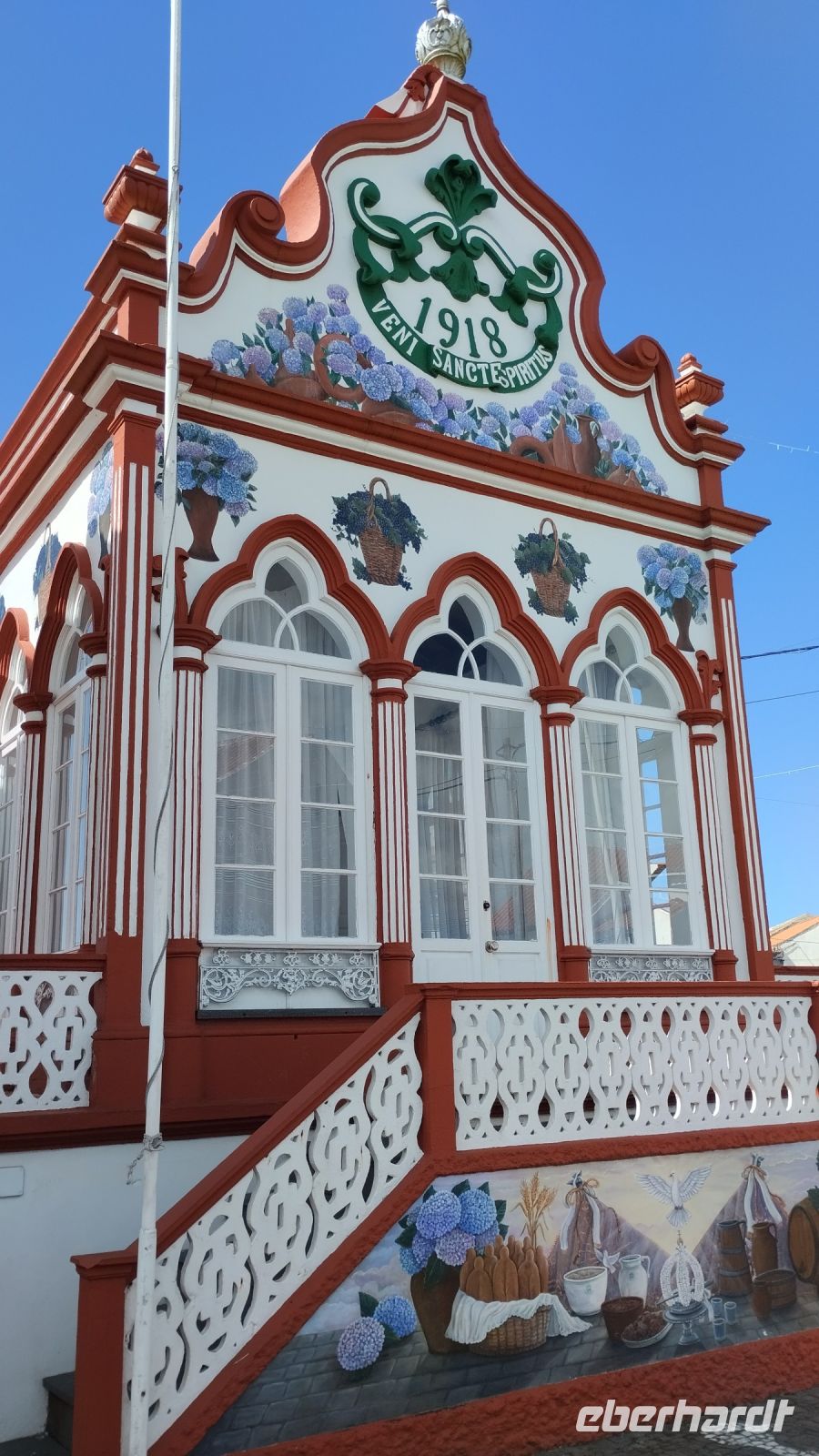 Eines der Heilig-Geist-Häuser auf Terceira