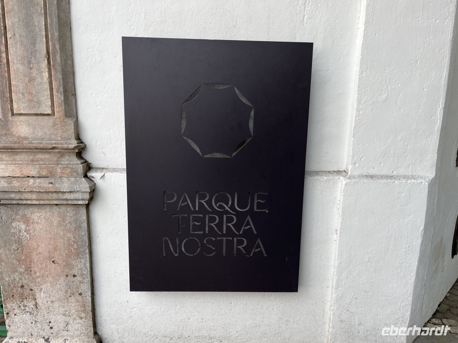 Eingangsschild vom Park Terra Nostra