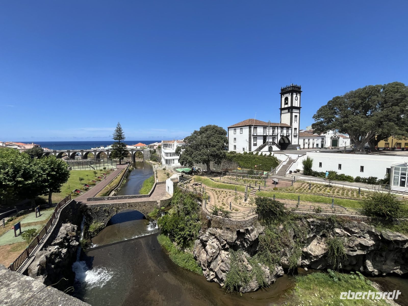 Blick auf die Innenstadt von Ribeira Grande