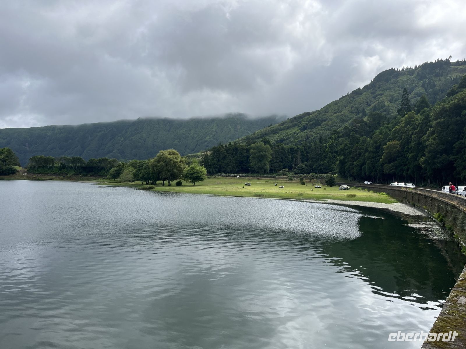 am Ufer des Lagoa Azul