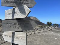 ganz schön weit weg