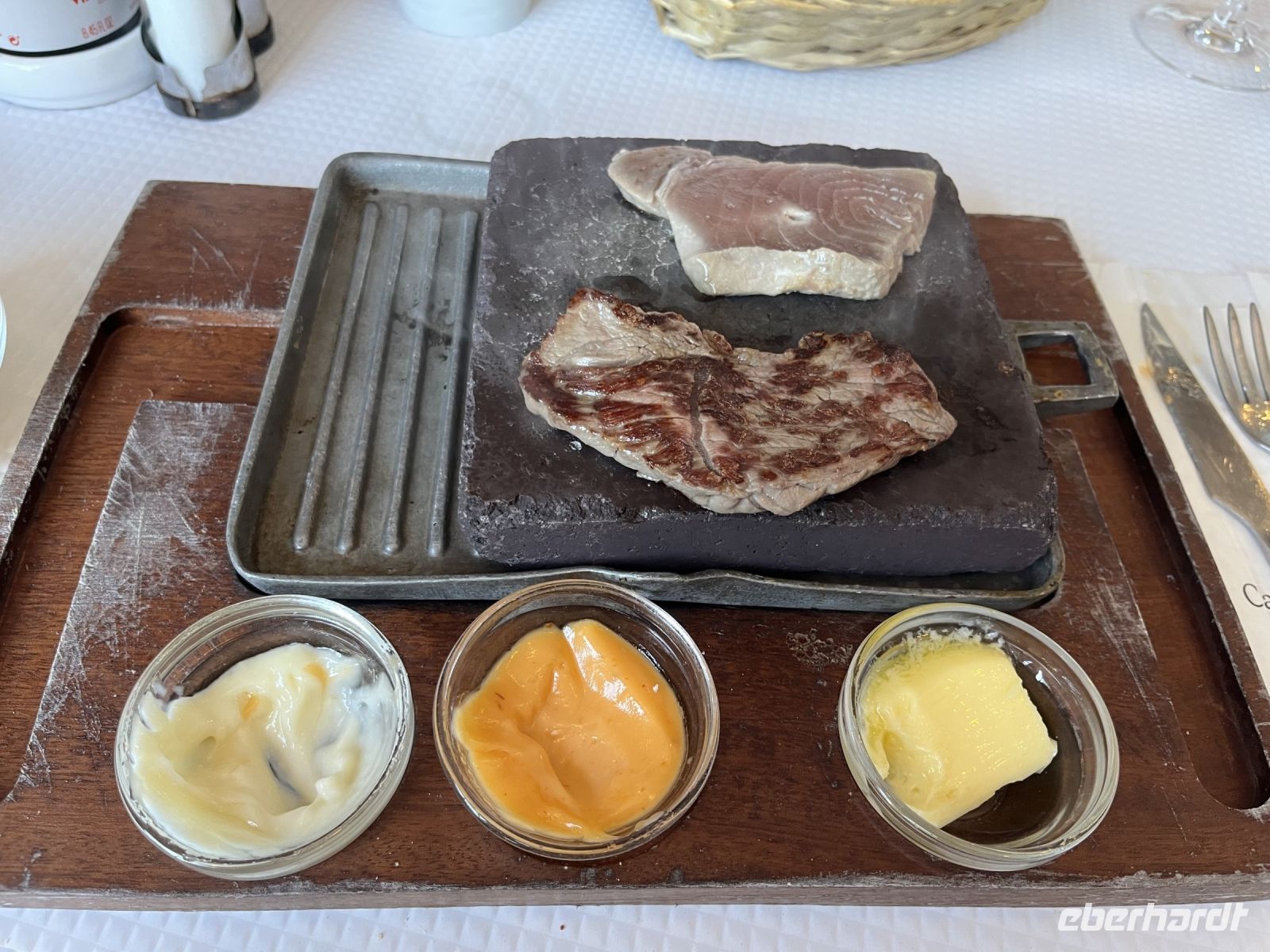 Braten auf dem heißen Vulkanstein