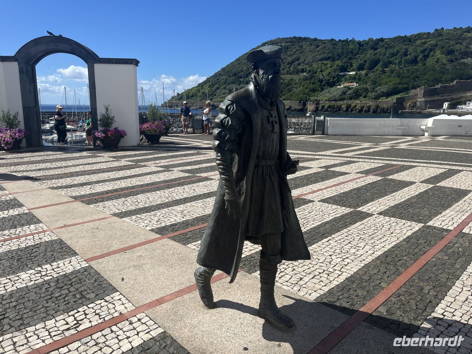 Vasco da Gama am Hafen von Angra