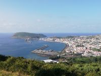 Aublick auf Horta von Miradouro de Nossa Senhora da Conceição - Faial, Azoren