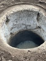 in solchen Erdlöchern wird unser Mittagessen zubereitet :-)