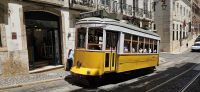 Lissabon,  historische Strassenbahn   &ndash; &copy; Ria Heilmann (Eberhardt TRAVEL)