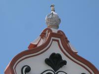 Die Krone der Heilig-Geist-Kapelle in Sao Sebastiao