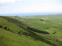 Blick von der Serra do Cume zur Ostküste von Terceira