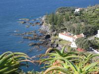 Blick auf die Küste bei Vila de Agua de Pau