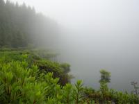 Wanderung entlang von Kraterseen