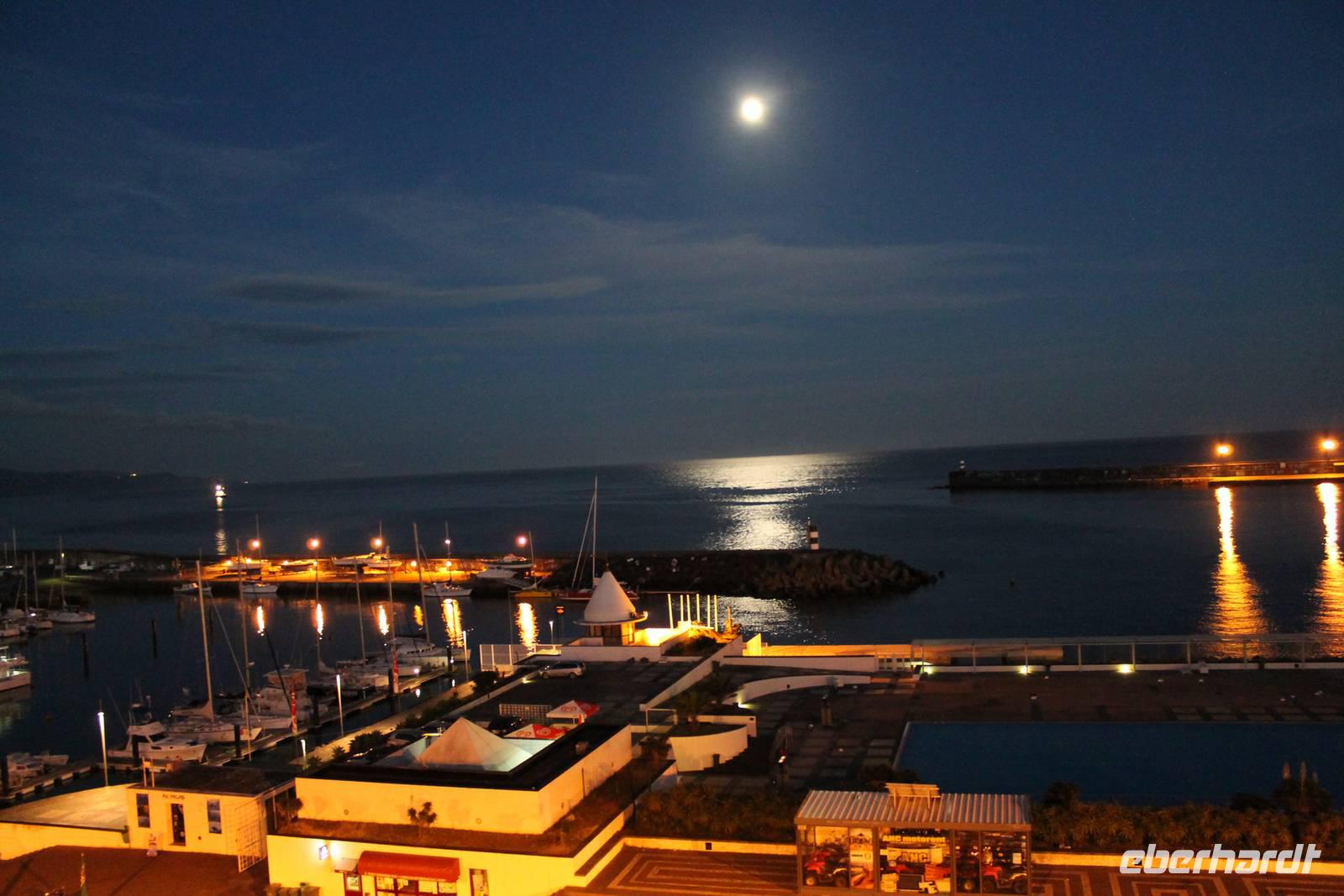 Blick über die Marina von Ponta Delgada