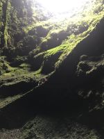 Felsen im Krater