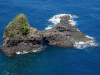 kleine Brücke im Meer