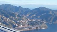 Abschied von Madeira - Blick auf den Flughafen und Machico