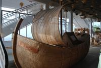 Seegelboot aus Korbgeflächt - Nachbau des Entdeckerschiffes von Madeira