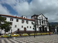 Auf dem Rathausplatz von Funchal