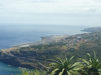 Blick auf die Landebahn des Flughafens