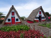 Santana - und seine strohbedeckten Häuschen