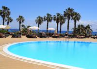 Der Pool im Hotel Four Views Oasis