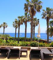 Die Gartenterrasse im Hotel Four Views Oasis