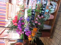 165-Blumenstand in der Markthalle