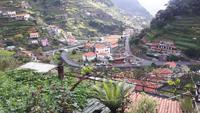 Levada-Wanderung oberhalb des Tals von Machico