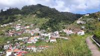 Levada-Wanderung oberhalb des Tals von Machico