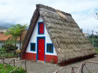 Strohdachhäuser in Santana