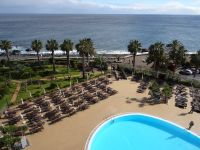 Blick auf den Hotelpool