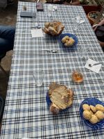 Kleine Stärkung - Selbstgebackenes Brot, Kekse und Ingwer-Chili-Gelee