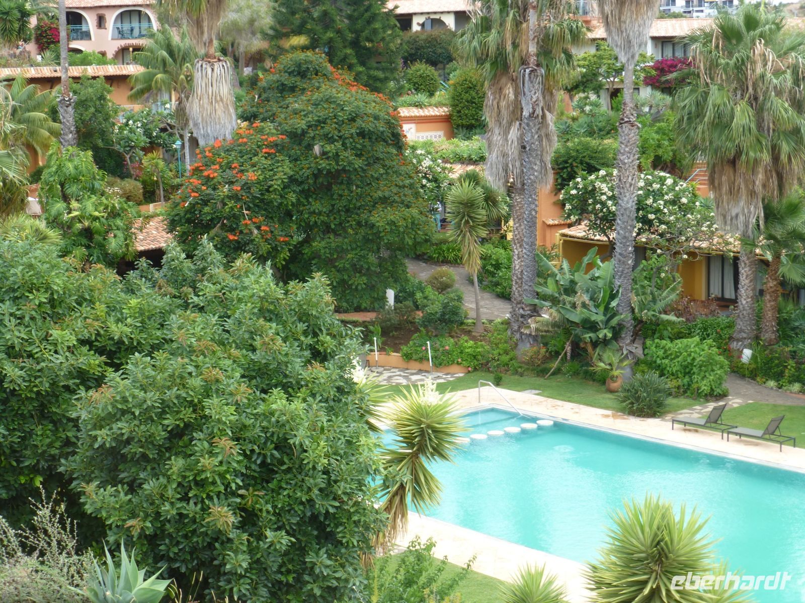 … und einem Pool, in dem das Schwimmen Freude macht…