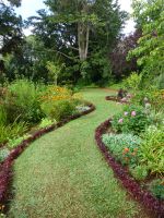 ….geht es durch das Gartenparadies