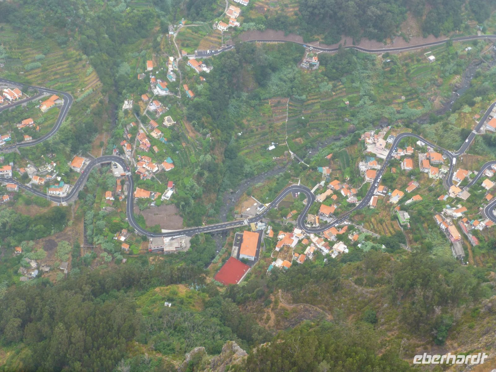 Blick vom Eira do Serrado ins Nonnental - auf ein Spielzeugdorf