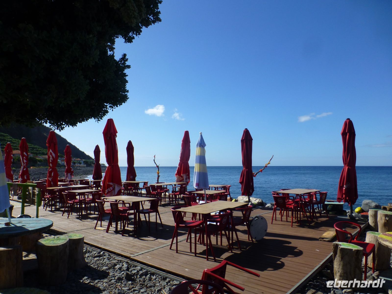 Das hübsche Strandcafé ist leider noch nicht geöffnet