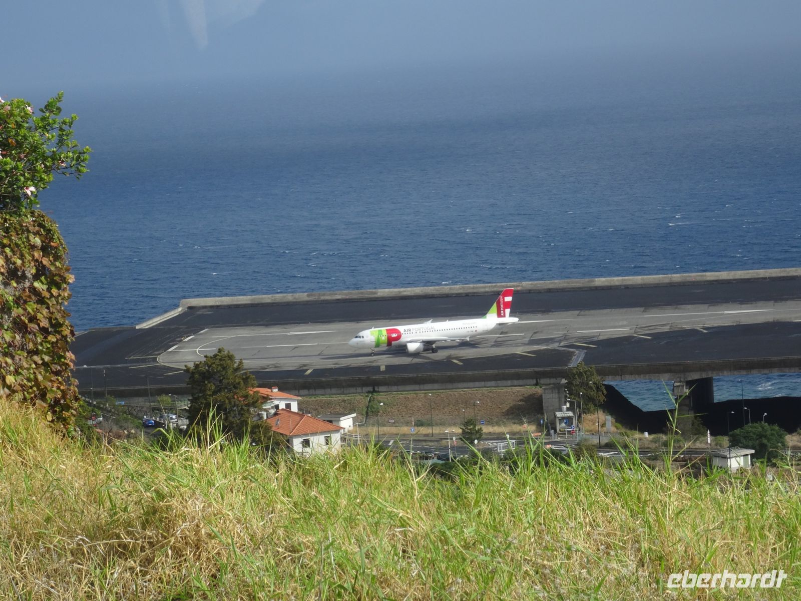 Blick auf den Flughafen Madeiras