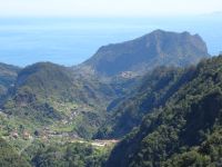 Blick auf den Adlerfelsen und Ostküste von Balcoes