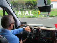 Unser Fahrer - wir fahren durch Faial