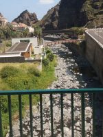 ausgetrocknetes Flussbett