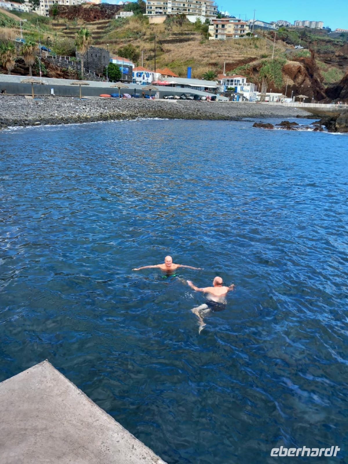 5-24_Meeresbaden am Hotel.jpg