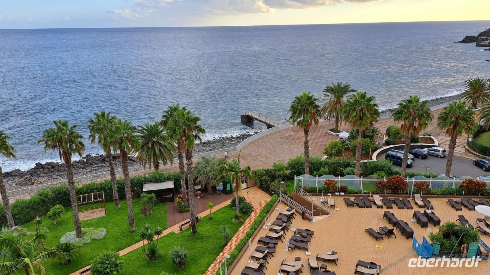 5-25_Blick in die Hotelanlage.jpg