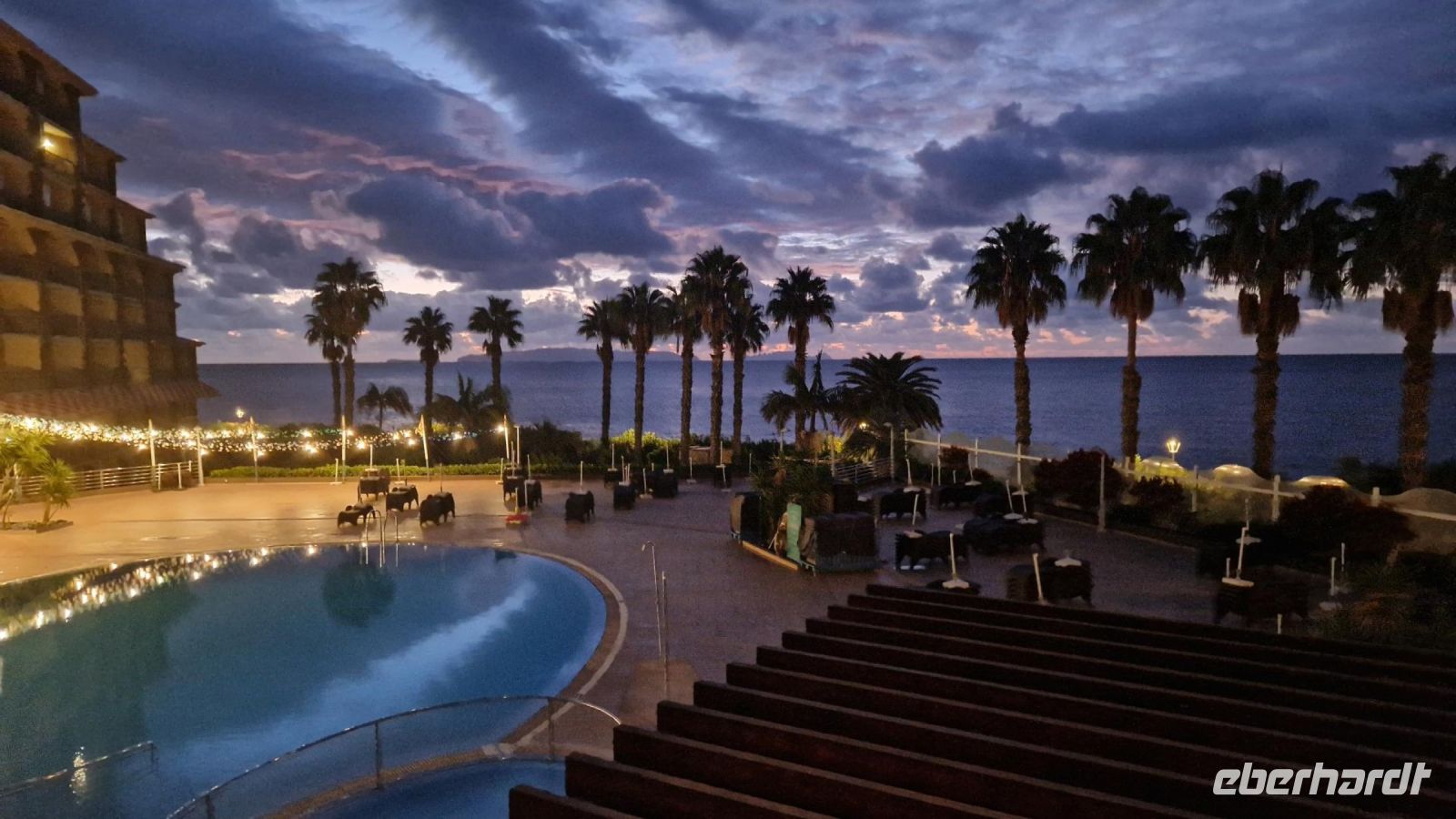 3-1_Morgenstimmung am Hotel.jpg