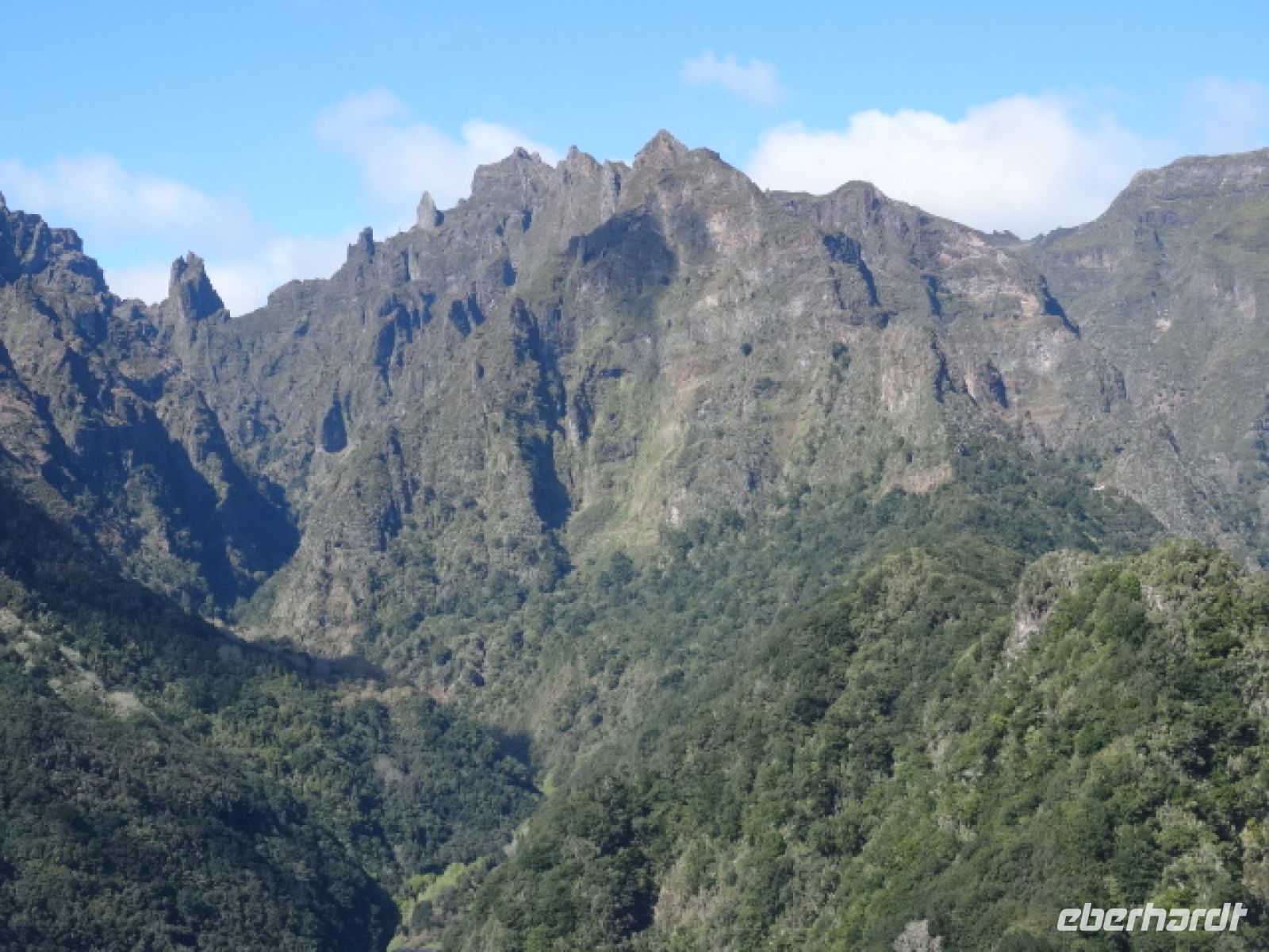 Balcoes mit Blick zum höchsten Berg Madeiras- Pico Ruivo