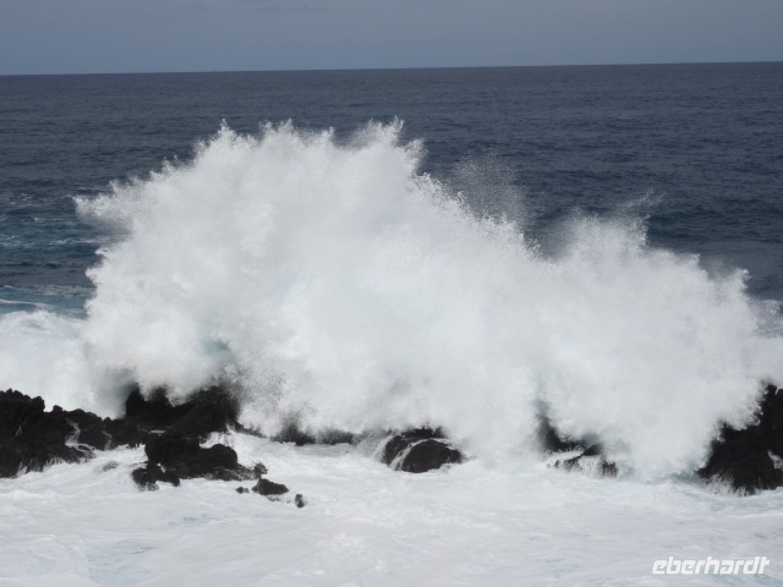 Wellenspiele in Porto Moniz